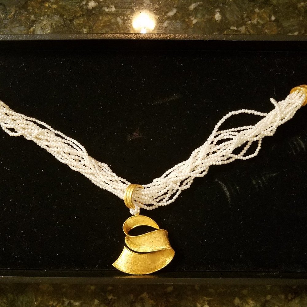 Gold Swirl or 'S' Pendant and Pearl Necklace NICE